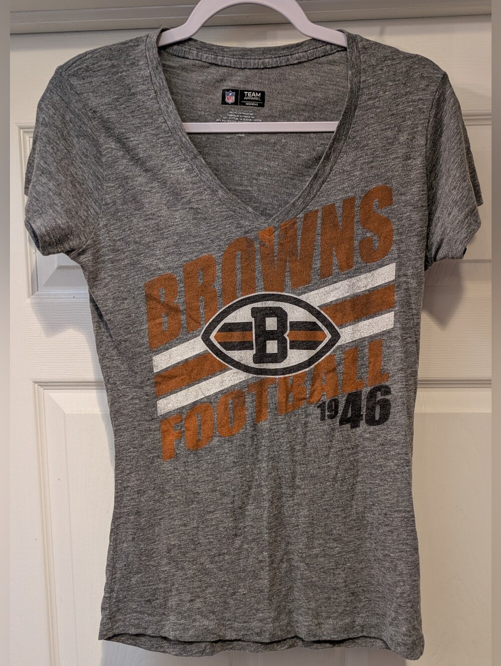 NFL Team Apparel Cleveland Browns Women Gray V-Neck Distressed Football Tee